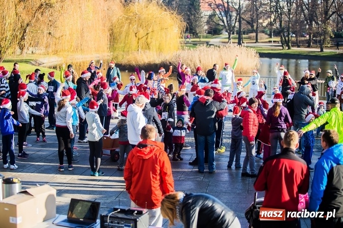Zdjęcie w galerii na portalu naszraciborz.pl: Bieg Mikołajkowy i Nordic Walking w Parku Roth wiadomości z regionu