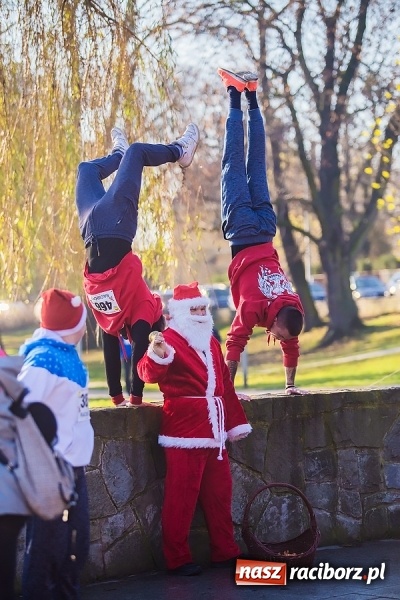 Zdjęcie w galerii na portalu naszraciborz.pl: Bieg Mikołajkowy i Nordic Walking w Parku Roth wiadomości z regionu