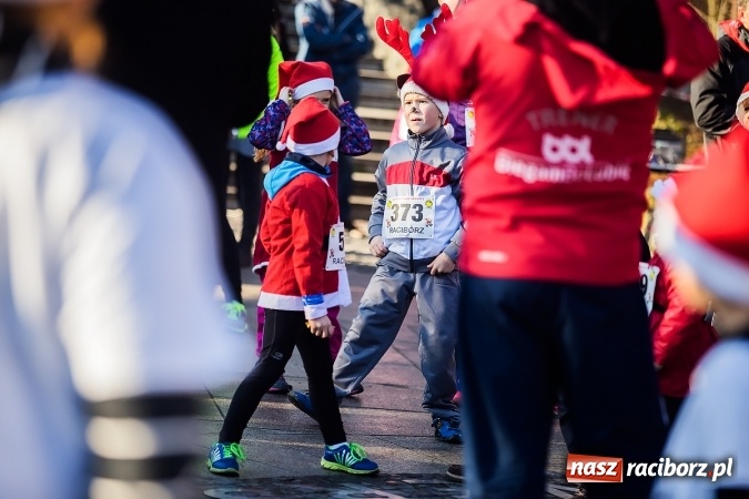 Zdjęcie w galerii na portalu naszraciborz.pl: Bieg Mikołajkowy i Nordic Walking w Parku Roth wiadomości z regionu