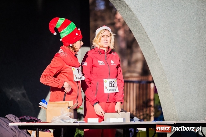 Zdjęcie w galerii na portalu naszraciborz.pl: Bieg Mikołajkowy i Nordic Walking w Parku Roth wiadomości z regionu