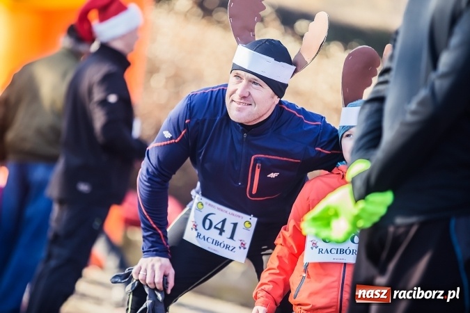 Zdjęcie w galerii na portalu naszraciborz.pl: Bieg Mikołajkowy i Nordic Walking w Parku Roth wiadomości z regionu