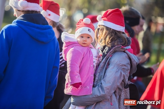 Zdjęcie w galerii na portalu naszraciborz.pl: Bieg Mikołajkowy i Nordic Walking w Parku Roth wiadomości z regionu