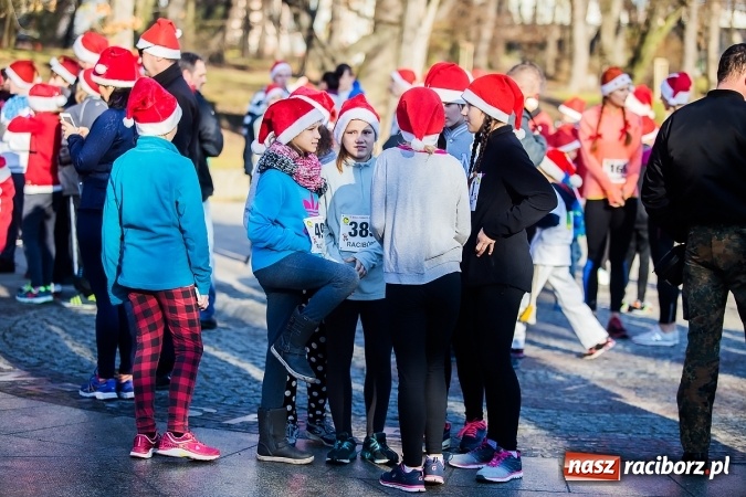 Zdjęcie w galerii na portalu naszraciborz.pl: Bieg Mikołajkowy i Nordic Walking w Parku Roth wiadomości z regionu