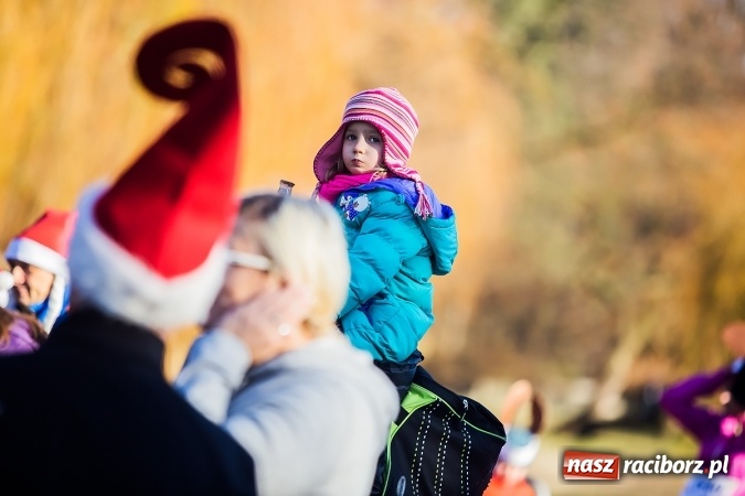 Zdjęcie w galerii na portalu naszraciborz.pl: Bieg Mikołajkowy i Nordic Walking w Parku Roth wiadomości z regionu