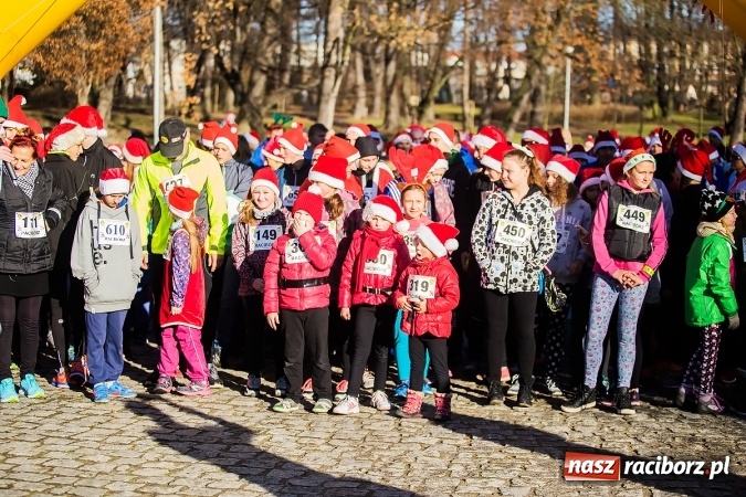Zdjęcie w galerii na portalu naszraciborz.pl: Bieg Mikołajkowy i Nordic Walking w Parku Roth wiadomości z regionu