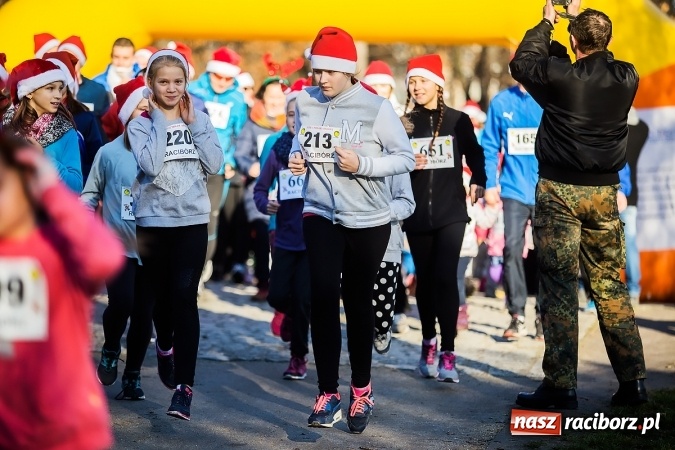 Zdjęcie w galerii na portalu naszraciborz.pl: Bieg Mikołajkowy i Nordic Walking w Parku Roth wiadomości z regionu