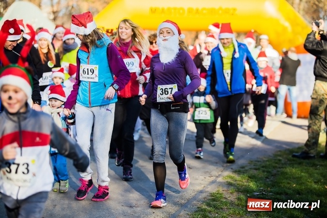 Zdjęcie w galerii na portalu naszraciborz.pl: Bieg Mikołajkowy i Nordic Walking w Parku Roth wiadomości z regionu