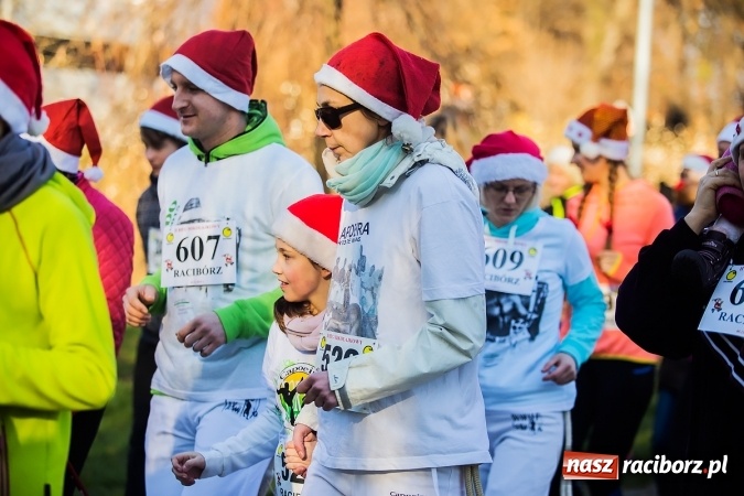 Zdjęcie w galerii na portalu naszraciborz.pl: Bieg Mikołajkowy i Nordic Walking w Parku Roth wiadomości z regionu