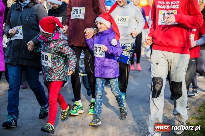 Zdjęcie w galerii na portalu naszraciborz.pl: Bieg Mikołajkowy i Nordic Walking w Parku Roth wiadomości z regionu