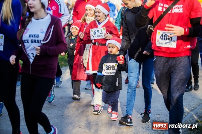 Zdjęcie w galerii na portalu naszraciborz.pl: Bieg Mikołajkowy i Nordic Walking w Parku Roth wiadomości z regionu
