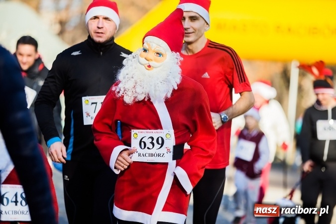 Zdjęcie w galerii na portalu naszraciborz.pl: Bieg Mikołajkowy i Nordic Walking w Parku Roth wiadomości z regionu