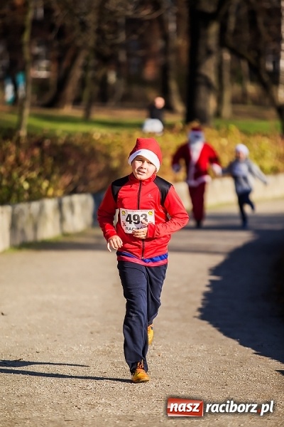 Zdjęcie w galerii na portalu naszraciborz.pl: Bieg Mikołajkowy i Nordic Walking w Parku Roth wiadomości z regionu