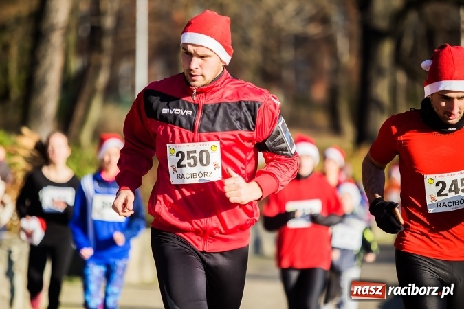 Zdjęcie w galerii na portalu naszraciborz.pl: Bieg Mikołajkowy i Nordic Walking w Parku Roth wiadomości z regionu