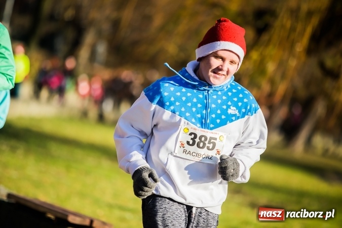 Zdjęcie w galerii na portalu naszraciborz.pl: Bieg Mikołajkowy i Nordic Walking w Parku Roth wiadomości z regionu