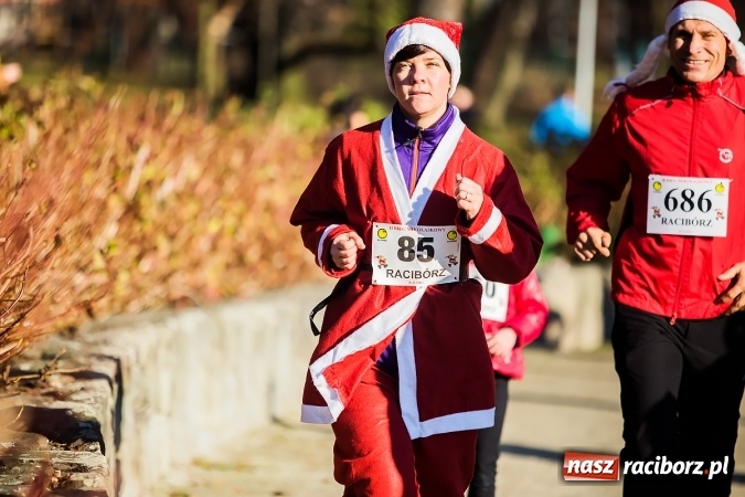Zdjęcie w galerii na portalu naszraciborz.pl: Bieg Mikołajkowy i Nordic Walking w Parku Roth wiadomości z regionu