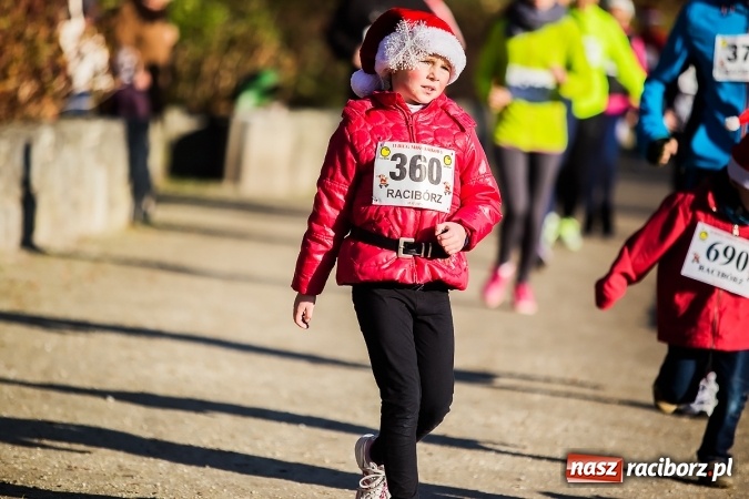 Zdjęcie w galerii na portalu naszraciborz.pl: Bieg Mikołajkowy i Nordic Walking w Parku Roth wiadomości z regionu