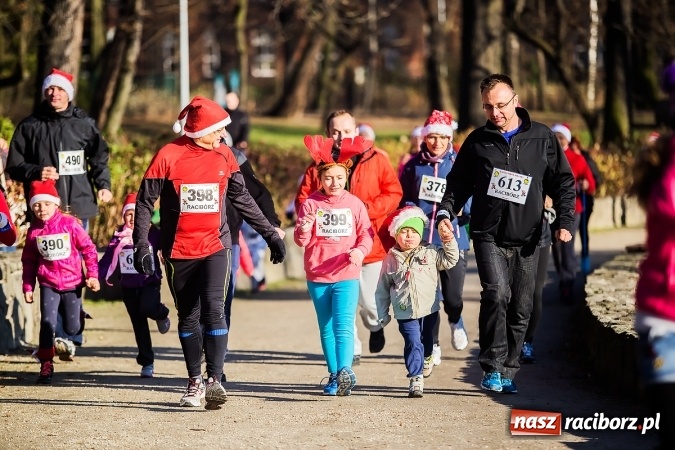 Zdjęcie w galerii na portalu naszraciborz.pl: Bieg Mikołajkowy i Nordic Walking w Parku Roth wiadomości z regionu