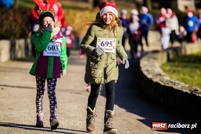 Zdjęcie w galerii na portalu naszraciborz.pl: Bieg Mikołajkowy i Nordic Walking w Parku Roth wiadomości z regionu