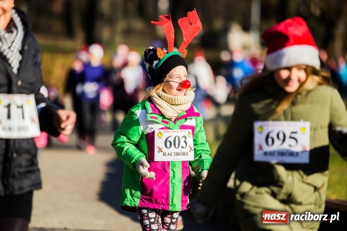 Zdjęcie w galerii na portalu naszraciborz.pl: Bieg Mikołajkowy i Nordic Walking w Parku Roth wiadomości z regionu