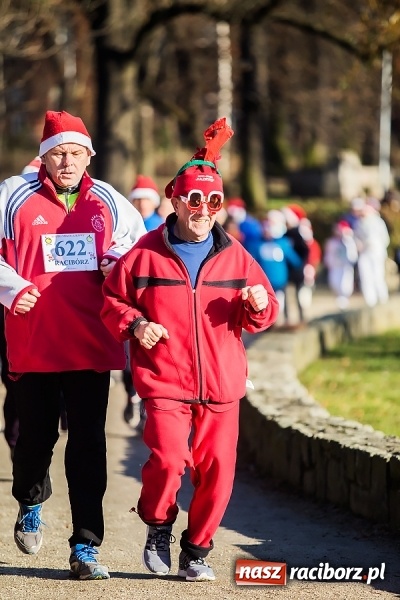 Zdjęcie w galerii na portalu naszraciborz.pl: Bieg Mikołajkowy i Nordic Walking w Parku Roth wiadomości z regionu