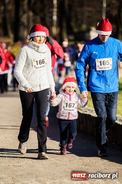 Zdjęcie w galerii na portalu naszraciborz.pl: Bieg Mikołajkowy i Nordic Walking w Parku Roth wiadomości z regionu