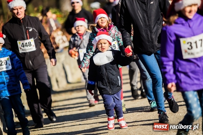 Zdjęcie w galerii na portalu naszraciborz.pl: Bieg Mikołajkowy i Nordic Walking w Parku Roth wiadomości z regionu