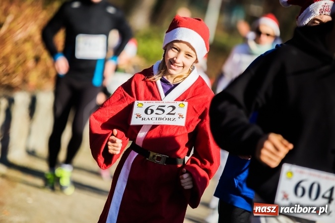 Zdjęcie w galerii na portalu naszraciborz.pl: Bieg Mikołajkowy i Nordic Walking w Parku Roth wiadomości z regionu