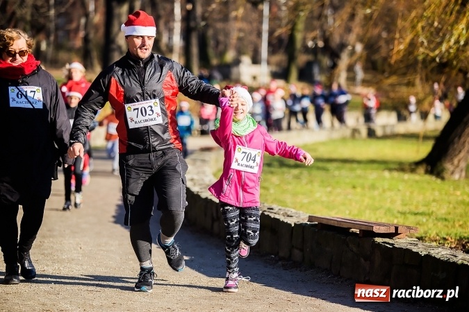 Zdjęcie w galerii na portalu naszraciborz.pl: Bieg Mikołajkowy i Nordic Walking w Parku Roth wiadomości z regionu