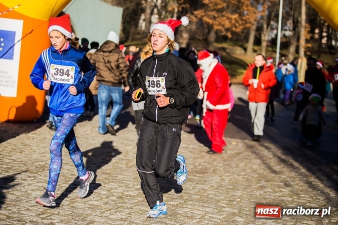 Zdjęcie w galerii na portalu naszraciborz.pl: Bieg Mikołajkowy i Nordic Walking w Parku Roth wiadomości z regionu
