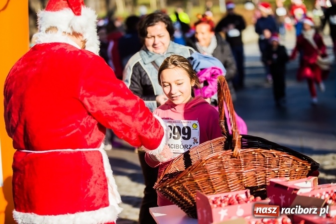 Zdjęcie w galerii na portalu naszraciborz.pl: Bieg Mikołajkowy i Nordic Walking w Parku Roth wiadomości z regionu