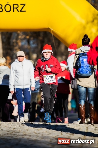 Zdjęcie w galerii na portalu naszraciborz.pl: Bieg Mikołajkowy i Nordic Walking w Parku Roth wiadomości z regionu