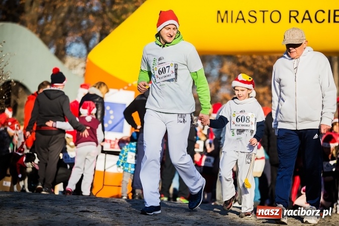 Zdjęcie w galerii na portalu naszraciborz.pl: Bieg Mikołajkowy i Nordic Walking w Parku Roth wiadomości z regionu