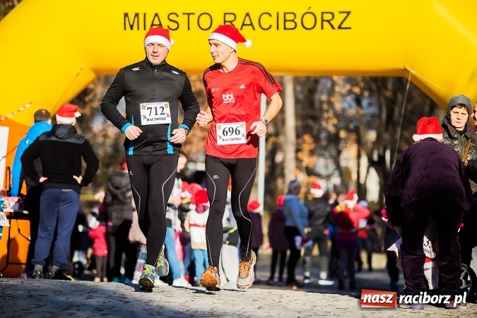 Zdjęcie w galerii na portalu naszraciborz.pl: Bieg Mikołajkowy i Nordic Walking w Parku Roth wiadomości z regionu