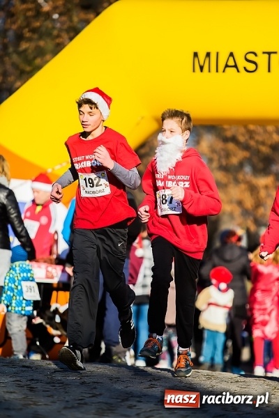 Zdjęcie w galerii na portalu naszraciborz.pl: Bieg Mikołajkowy i Nordic Walking w Parku Roth wiadomości z regionu