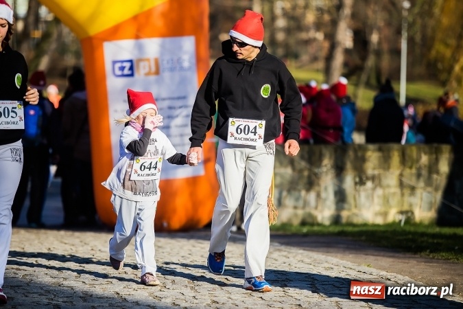 Zdjęcie w galerii na portalu naszraciborz.pl: Bieg Mikołajkowy i Nordic Walking w Parku Roth wiadomości z regionu
