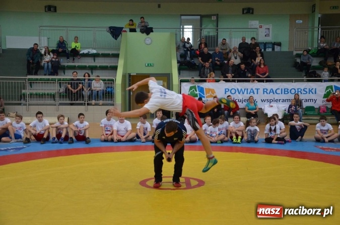 Zdjęcie w galerii na portalu naszraciborz.pl: Święty Mikołaj odwiedził dziś unitów  wiadomości z regionu