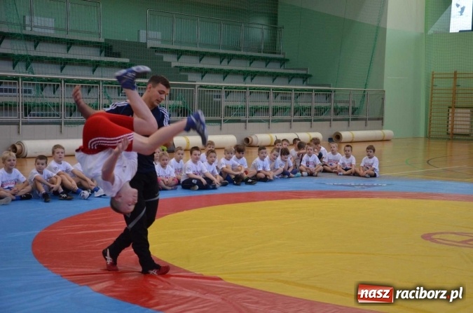 Zdjęcie w galerii na portalu naszraciborz.pl: Święty Mikołaj odwiedził dziś unitów  wiadomości z regionu