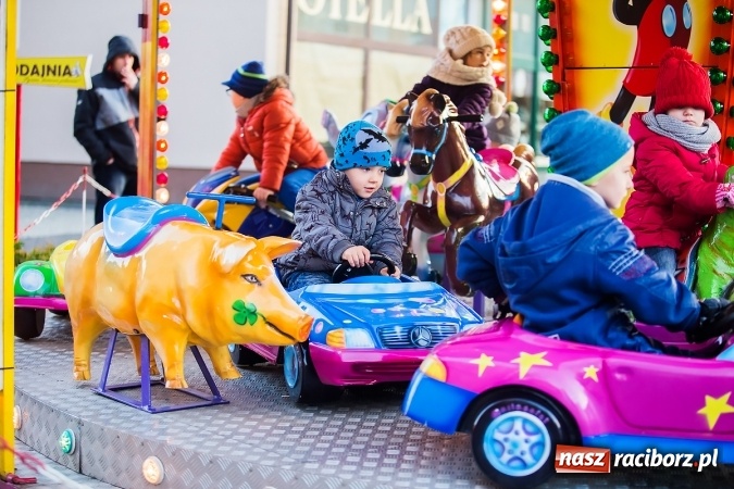 Zdjęcie w galerii na portalu naszraciborz.pl: Moc atrakcji na raciborskim Rynku wiadomości z regionu