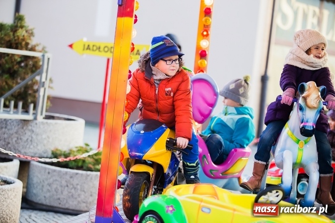 Zdjęcie w galerii na portalu naszraciborz.pl: Moc atrakcji na raciborskim Rynku wiadomości z regionu