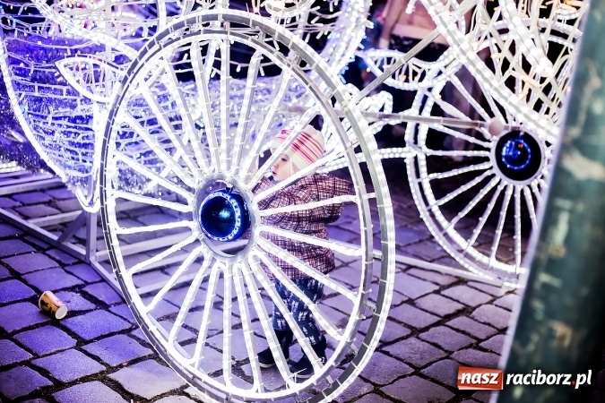 Zdjęcie w galerii na portalu naszraciborz.pl: Moc atrakcji na raciborskim Rynku wiadomości z regionu