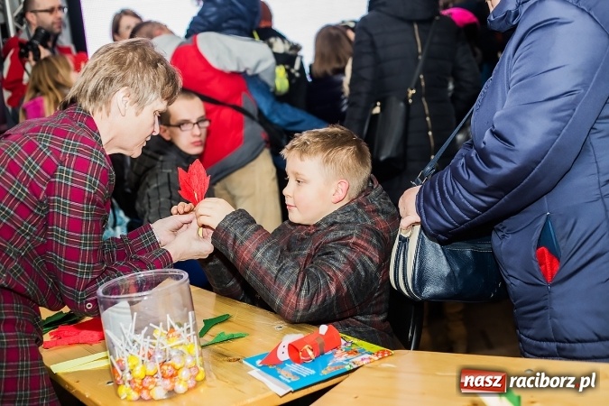 Zdjęcie w galerii na portalu naszraciborz.pl: Moc atrakcji na raciborskim Rynku wiadomości z regionu