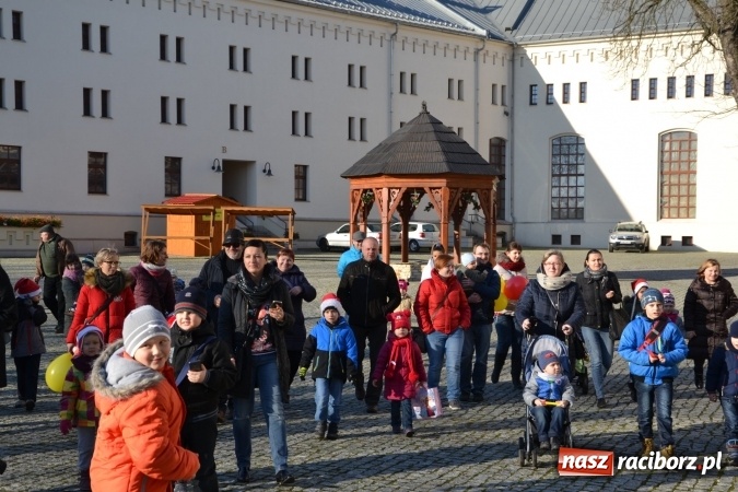 Zdjęcie w galerii na portalu naszraciborz.pl: Starym zwyczajem św. Mikołaj wjechał na zamek... wiadomości z regionu