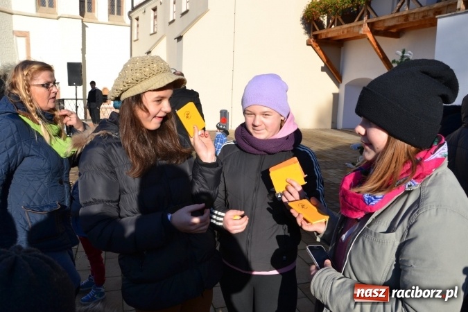 Zdjęcie w galerii na portalu naszraciborz.pl: Starym zwyczajem św. Mikołaj wjechał na zamek... wiadomości z regionu
