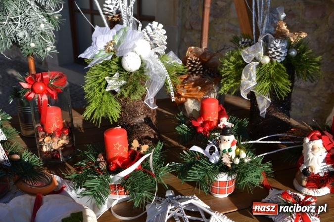 Zdjęcie w galerii na portalu naszraciborz.pl: Starym zwyczajem św. Mikołaj wjechał na zamek... wiadomości z regionu