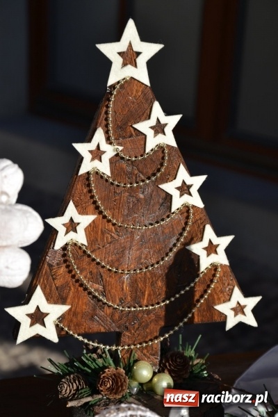 Zdjęcie w galerii na portalu naszraciborz.pl: Starym zwyczajem św. Mikołaj wjechał na zamek... wiadomości z regionu