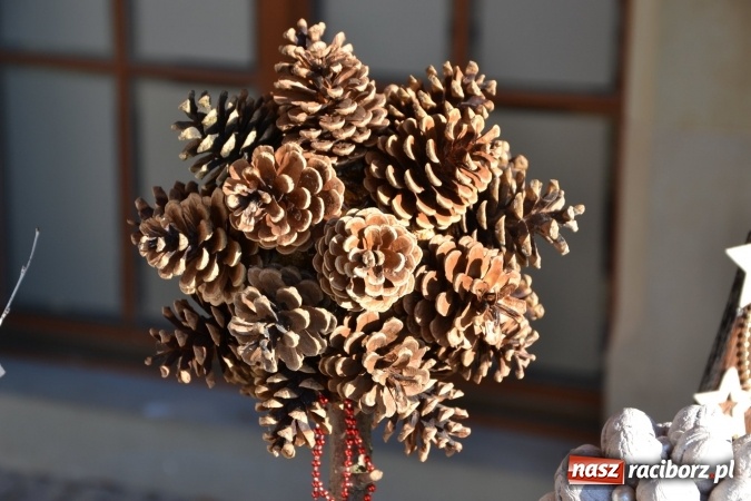 Zdjęcie w galerii na portalu naszraciborz.pl: Starym zwyczajem św. Mikołaj wjechał na zamek... wiadomości z regionu