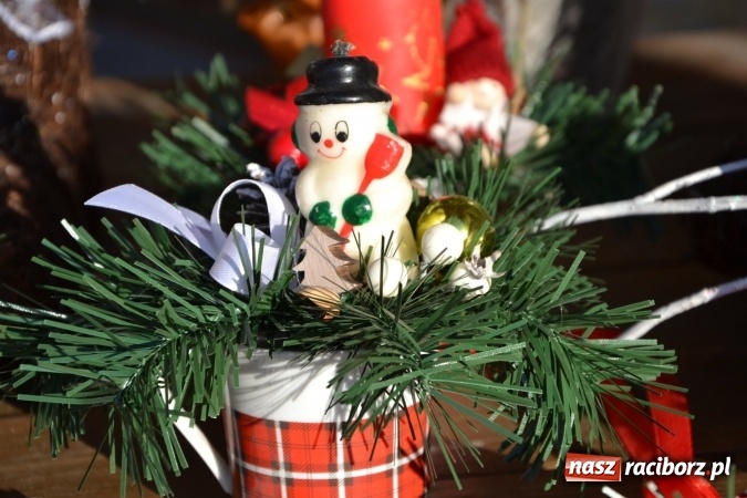 Zdjęcie w galerii na portalu naszraciborz.pl: Starym zwyczajem św. Mikołaj wjechał na zamek... wiadomości z regionu