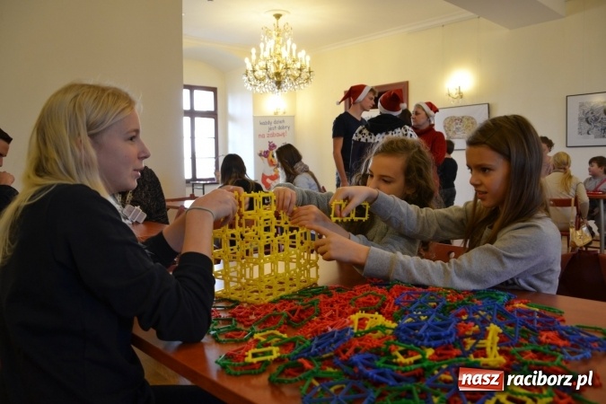 Zdjęcie w galerii na portalu naszraciborz.pl: Mikołajkowy Turniej Gier Planszowych na zamku za nami wiadomości z regionu
