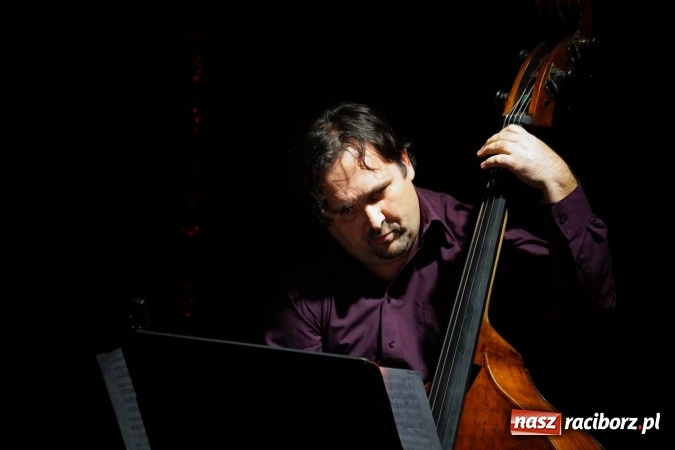 Zdjęcie w galerii na portalu naszraciborz.pl: W rytmach tanga na deskach Raciborskiego Centrum Kultury  wiadomości z regionu