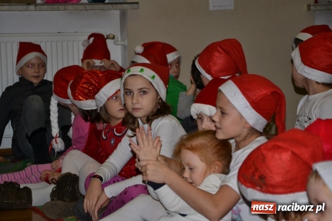 Zdjęcie w galerii na portalu naszraciborz.pl: Mikołajkowy Kopciuszek po śląsku w Tworkowie wiadomości z regionu